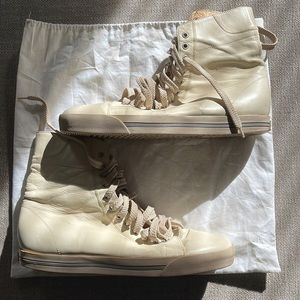 HARDLY WORN MARC JACOBS HIGH TOPS 42